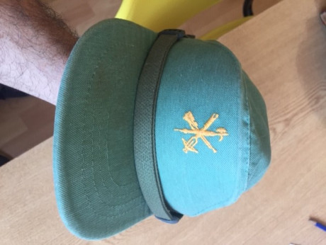 Chapiris de tropa originales año 70, de pelo de cabo 1, cabo y legionario, 20 euros unidad mas 6 de portes 00