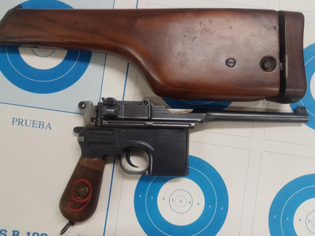 La mas deseada de todas las Mauser, calibre 9pb guiada en f
todos los numeros coincidentes salvo la funda 50