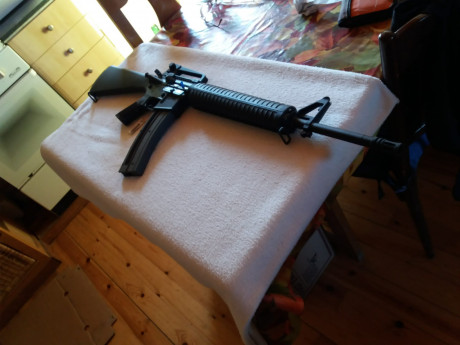 Un compañero de afición que no se aclara mucho con el foro me ha pedido que le ponga en venta esta carabina 00