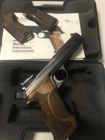 En F , 5 pulgadas,  maletín original,  2 cachas  un cargador ,   más portes , en Madrid 12