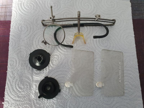 Se vende gafas knobloch k1 para arma corta.

El lote incluye:
Gafas
Cristal 1dioptria
Embudo
Diopter
Tapas 01
