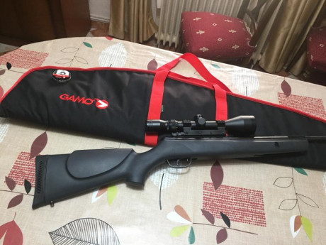 Buenas compañeros 
Vendo mi carabina gamo shadow prácticamente nueva , sin casi uso .
Con visor sutter 10