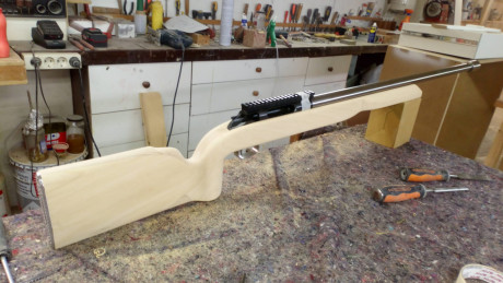 BARNAD S

CULATA DE MADERA LAMINADA RECIEN HECHA , CON ENCAME CON PILLARS , CANTONERA REGULABLE Y CARRIL 02