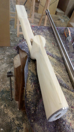 BARNAD S

CULATA DE MADERA LAMINADA RECIEN HECHA , CON ENCAME CON PILLARS , CANTONERA REGULABLE Y CARRIL 10