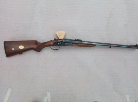 Se vende rifle express cl 9.3 x 74 modelo vs. Marca aralar, de perrillos . Precio 1500 euros.  Llamar 01