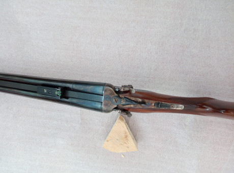 Se vende rifle express cl 9.3 x 74 modelo vs. Marca aralar, de perrillos . Precio 1500 euros.  Llamar 00