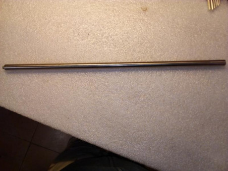 Hola Vendo cañón original de STEYR LG110 calibre 5.0 mm.(0.20) de 54cms aproximadamente de longitud. Está 00
