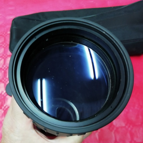 VENDO telescopio terrestre, marca PRAKTICA, de 20-60x 77 mm.
Con funda textil y tapas en ocular y objetivo.
En 01
