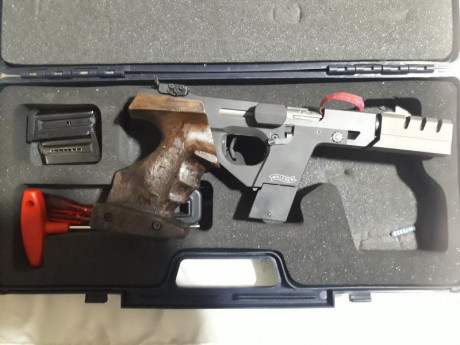 Pistola Walther GSP EXPERT con dos dos carros el 22lr y 32WC, viene con los dos maletines originales, 00