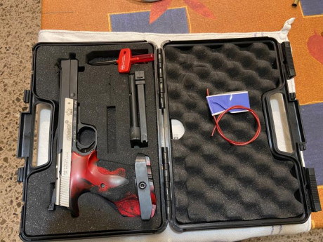 Buenas tardes , vendo estas tres armas  por que ahora no tengo tiempo de  ir a tiradas, la familia es 21
