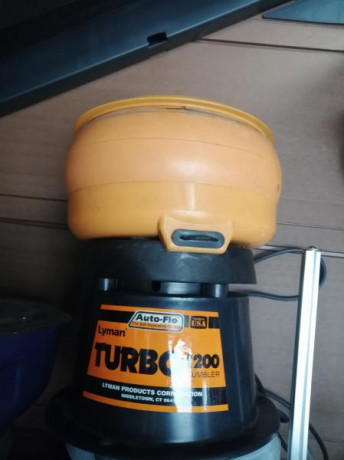 Pongo a la venta 2 tumber vibratorios en buen estado, se han usado poco ya que tengo un rotativo.
Tumber 00