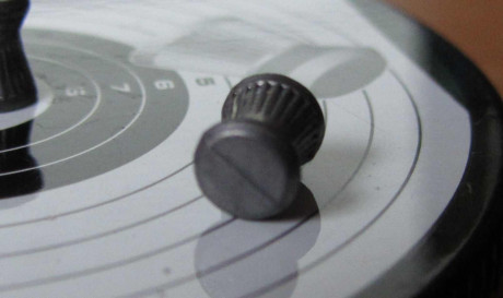 Feliz año a todos los que formamos este grupo de aficionados a las armas de aire. 
Mi pregunta se refiere 80