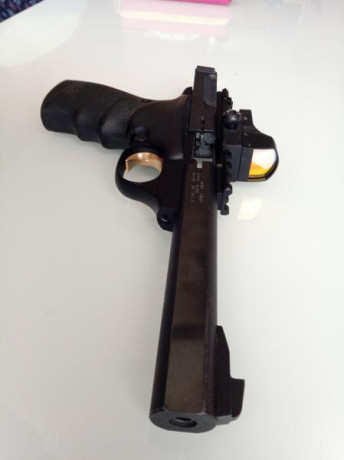 Ante todo, un saludo al foro!

Vendo esta archiconocida pistola del .22lr en perfecto estado de funcionamiento, 00