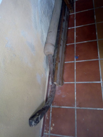 Se vende zafra de aceite antigua, 30€, también se vende vertedera antigua para restaurar el carro para 00