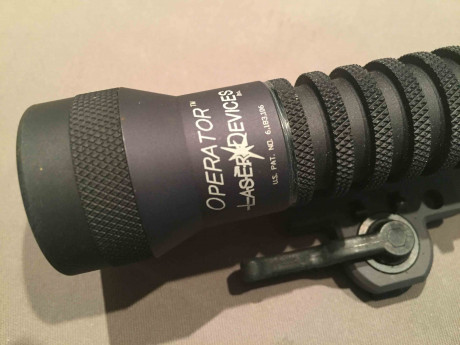 VENDIDA¡¡¡
Estado impecable. Excepcional linterna táctica Laser Devices Operator OP-6 con montura de fijación 02