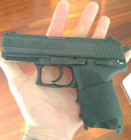 Vendo mi HK USP COMPACT, calibre 9mm PB. 
Está como aparece en las fotos, muy buen estado. 
La he tenido 10