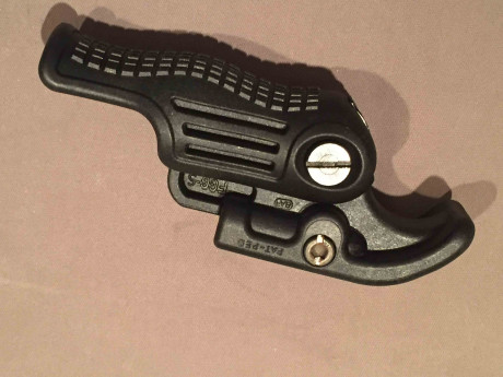 TODO VENDIDO¡¡¡
Se vende material AR15 y similar:
*VENDIDO Empuñadura pistolete con bípode integrado, 02