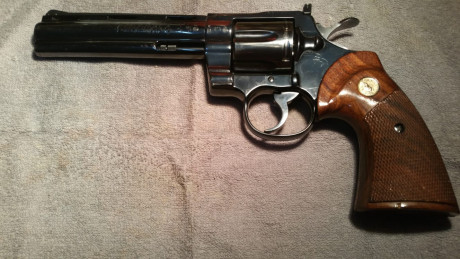 VENDO REVOLVER COLT PYTHON 6" en buen estado,calibre 38/357mag.vendo por no usar
se encuentra en 02