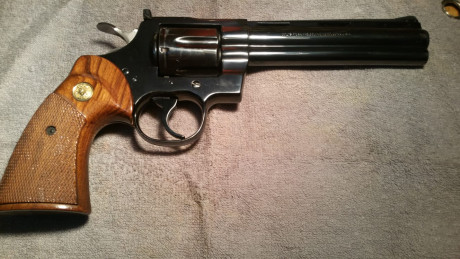 VENDO REVOLVER COLT PYTHON 6" en buen estado,calibre 38/357mag.vendo por no usar
se encuentra en 01