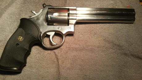 VENDIDO REVOLVER S&W mod 686 calibre 357 mag. cañon de 6" en muy buen estado,vendo por no usar
guiado 02