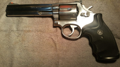 VENDIDO REVOLVER S&W mod 686 calibre 357 mag. cañon de 6" en muy buen estado,vendo por no usar
guiado 00