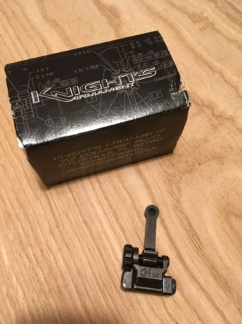 Se vende KNIGHT'S ARMAMENT 300 METER FLIP-UP REAR SIGHT nueva sin uso 120€ envío incluido 
Un saludo 01