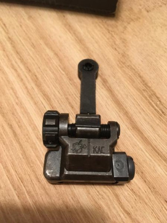 Se vende KNIGHT'S ARMAMENT 300 METER FLIP-UP REAR SIGHT nueva sin uso 120€ envío incluido 
Un saludo 00