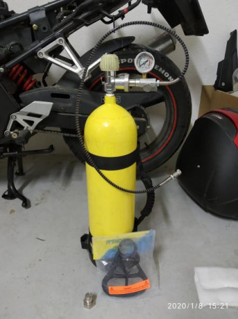 Buenas tardes.
A un compañero del foro le voy a comprar una Scuba de 6L 300 bar y he pensado en esta Estación 01