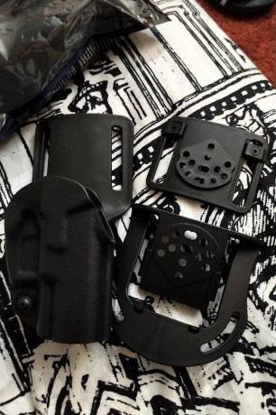 Funda Vega Hoster HK sin estrenar con tres soportes de cinturón de distintos tamaños.
Precio 30€
En Madrid, 01