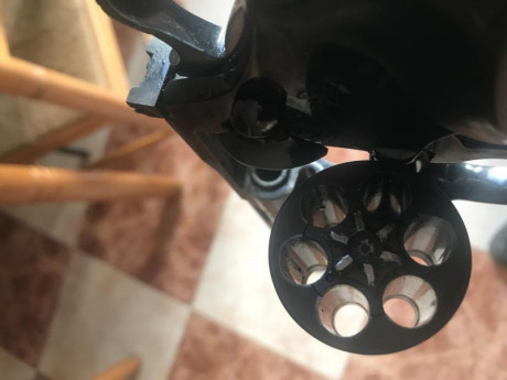 Buenas compañeros, vendo este magnifico revolver por no usarlo, esta cerca de alicante por si alguien 00