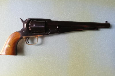 Vendo revolver Santa Barbara cal. 44 numero 15865, estrenado en Diciembre 2006. Muy poco usado, esta en 02