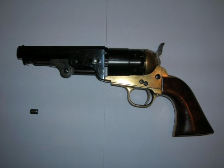 Hola compañeros, tengo un Colt Navy de Pietta en 5 pulgadas y cal. .44, se me ha roto el extremo de la 02