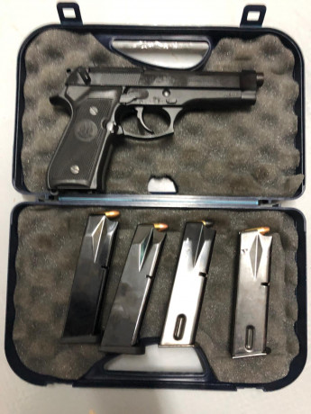 Pistola beretta 92 como nueva 9mm parabellun 
Maletín y 2 cargadores.
450€
PARA VERLA Y PROVARLA EN GERONA
REBAJA 02