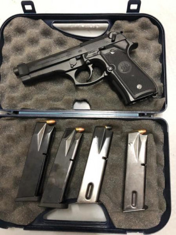 Pistola beretta 92 como nueva 9mm parabellun 
Maletín y 2 cargadores.
450€
PARA VERLA Y PROVARLA EN GERONA
REBAJA 01