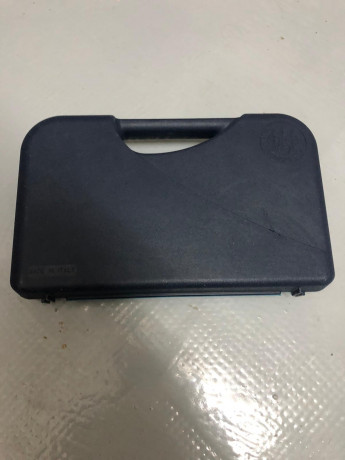 Pistola beretta 92 como nueva 9mm parabellun 
Maletín y 2 cargadores.
450€
PARA VERLA Y PROVARLA EN GERONA
REBAJA 00