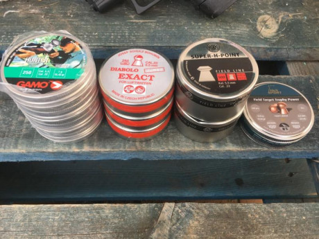 en este caso se compone de :
3 latas jsb exact 
4 latas gamo mágnum 
2 latas RWS super-h-point (500 und)
1 00