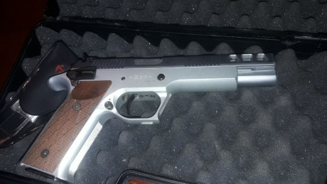 Vendo pardini GT 9 en perfecto estado 
9mm dos cargadores maletín 
Precio 1000€

RETIRADA 20