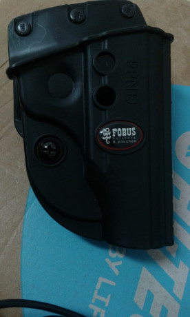 Vendo pistola  PPK fafricada por Smith & wesson calibre 9 mm corto  de fabricación actual con dos 31