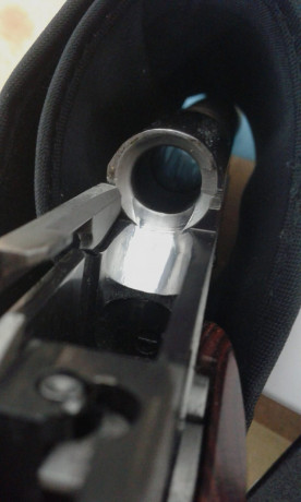 Vendo pistola  PPK fafricada por Smith & wesson calibre 9 mm corto  de fabricación actual con dos 30