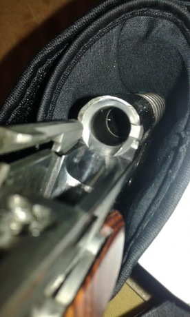 Vendo pistola  PPK fafricada por Smith & wesson calibre 9 mm corto  de fabricación actual con dos 41