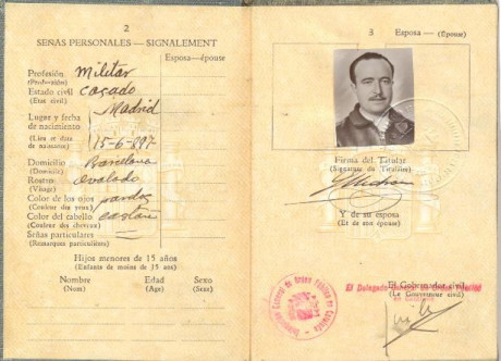  EN RECUERDO Y HOMENAJE A LOS QUE YA NO ESTÁN. 

Si pones en  GOOGLE    PASAPORTES EN LA MEMORIA   da 102