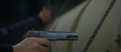 Compañeros,

En vista de las ganas de algunos (Elcafe, Wilcow, Vrakk, etc) por adivinar armas de películas 120