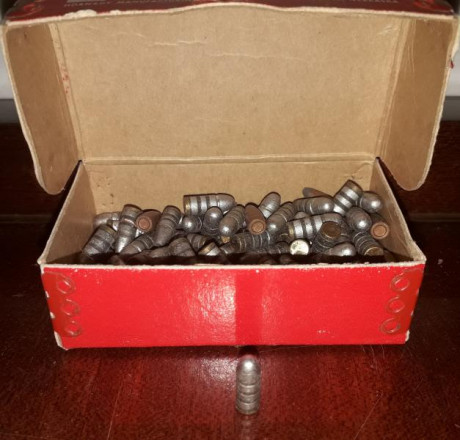 Buenas vendo conjunto para recarga del calibre .243 que incluye dies liman, puntas cobreadas y de plomo 11