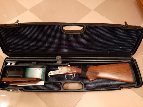 Vendo escopeta paralela  calibre 20/76 marca Zabala Anthea casi sin uso , de hecho aún cuesta abrirla. 12