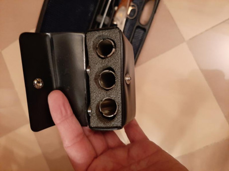 Vendo escopeta paralela  calibre 20/76 marca Zabala Anthea casi sin uso , de hecho aún cuesta abrirla. 11