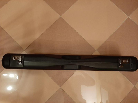 Vendo escopeta paralela  calibre 20/76 marca Zabala Anthea casi sin uso , de hecho aún cuesta abrirla. 32