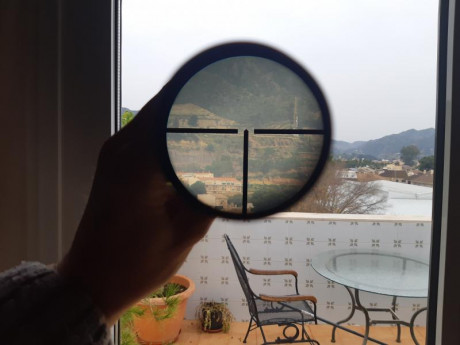 Vendo dos visores zeiss clásicos. De rail. Están en excelente estado. Uno de 4 aumentos y otro de 6. 
Precio: 100