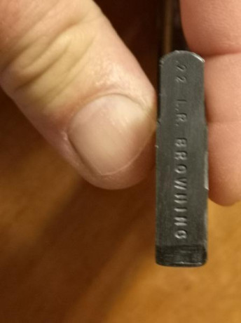 Busco cargador para pistola F.N. International del calibre 22 guiada en F, como los de la foto, ya que 00