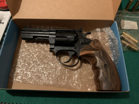 Pues eso, estudiaría comprar el ME 38 Magnum sistema BACS o Brocock de 5 tiros. 
Sólo me interesa el del 91