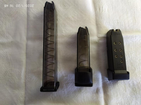 1x  de    9 original Glock 26 poco utilizado.
 1x  de  12 made USA
 1x  de  22 made USA  
 Por 55€ porto 00